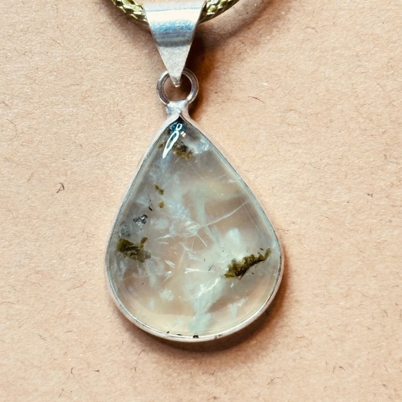 925 Sterling Silver Plated Prehnite Crystal Pear Shaped Genuine Stone EUC - Picture 2 of 13